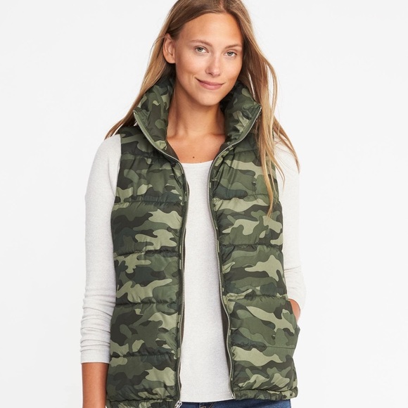 Old Navy Puffer Camo Vest | Poshmark